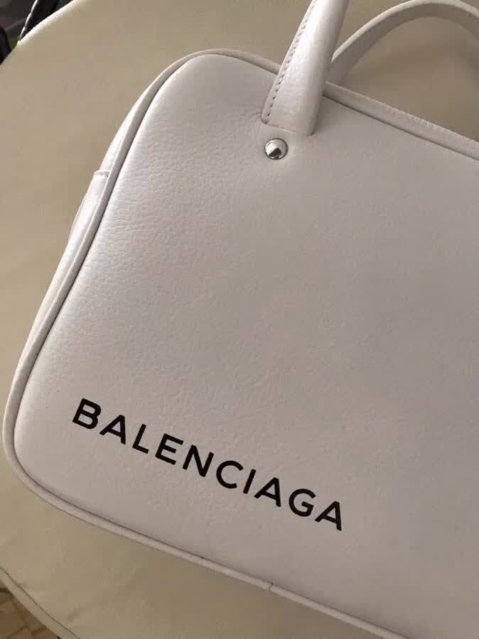 BALENCIAG巴黎世家 18新款枕頭包 可手提肩背  BL1820